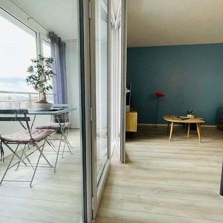 Bright Apartment In A New Building With Garage トゥール エクステリア 写真