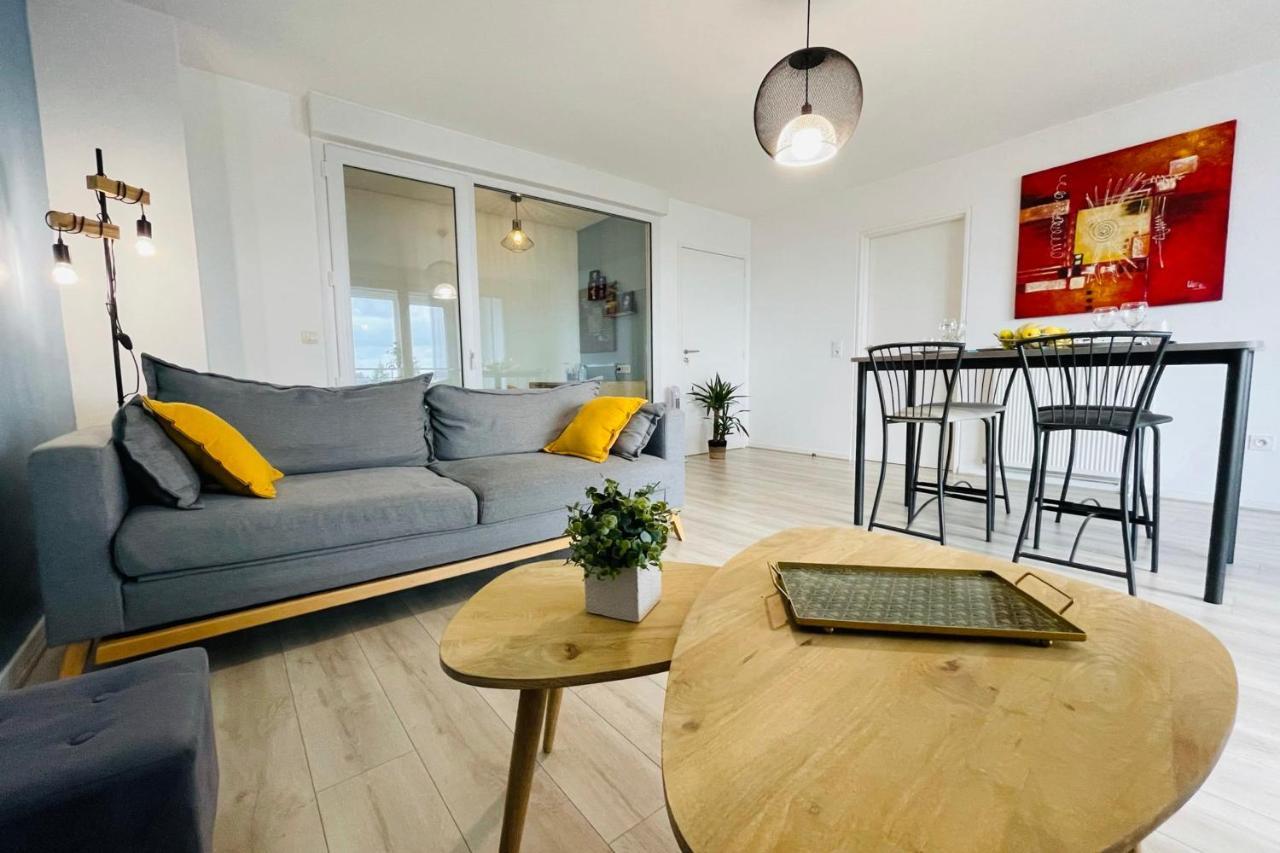 Bright Apartment In A New Building With Garage トゥール エクステリア 写真