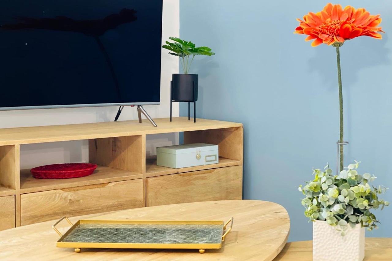 Bright Apartment In A New Building With Garage トゥール エクステリア 写真
